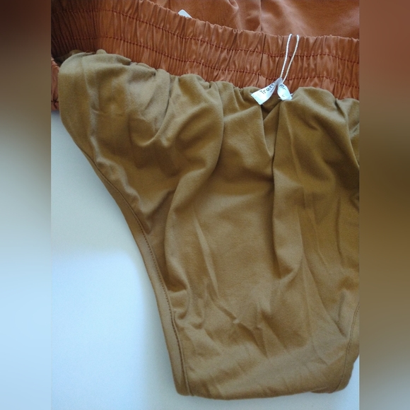 Tremaker Women Red Brown Running Shorts Size M Lined Small Pocket Elastic Waist - Picture 7 of 9